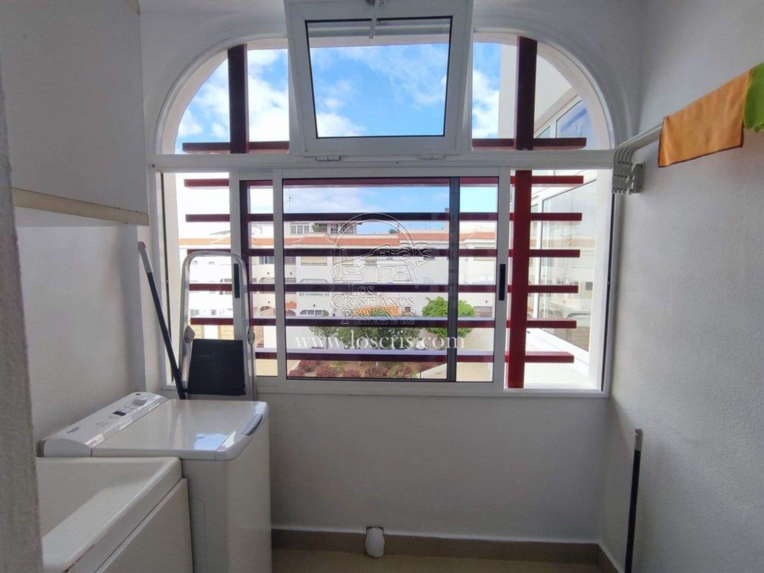 3 bedroom Apartment for sale in Arona with pool garage - € 290,500 (Ref: 9115658)