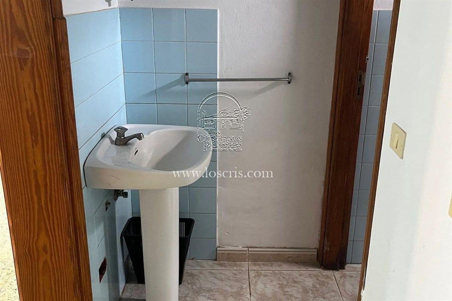 Comercial para venda em Guia de Isora - 575 000 € (Ref: 9263995)