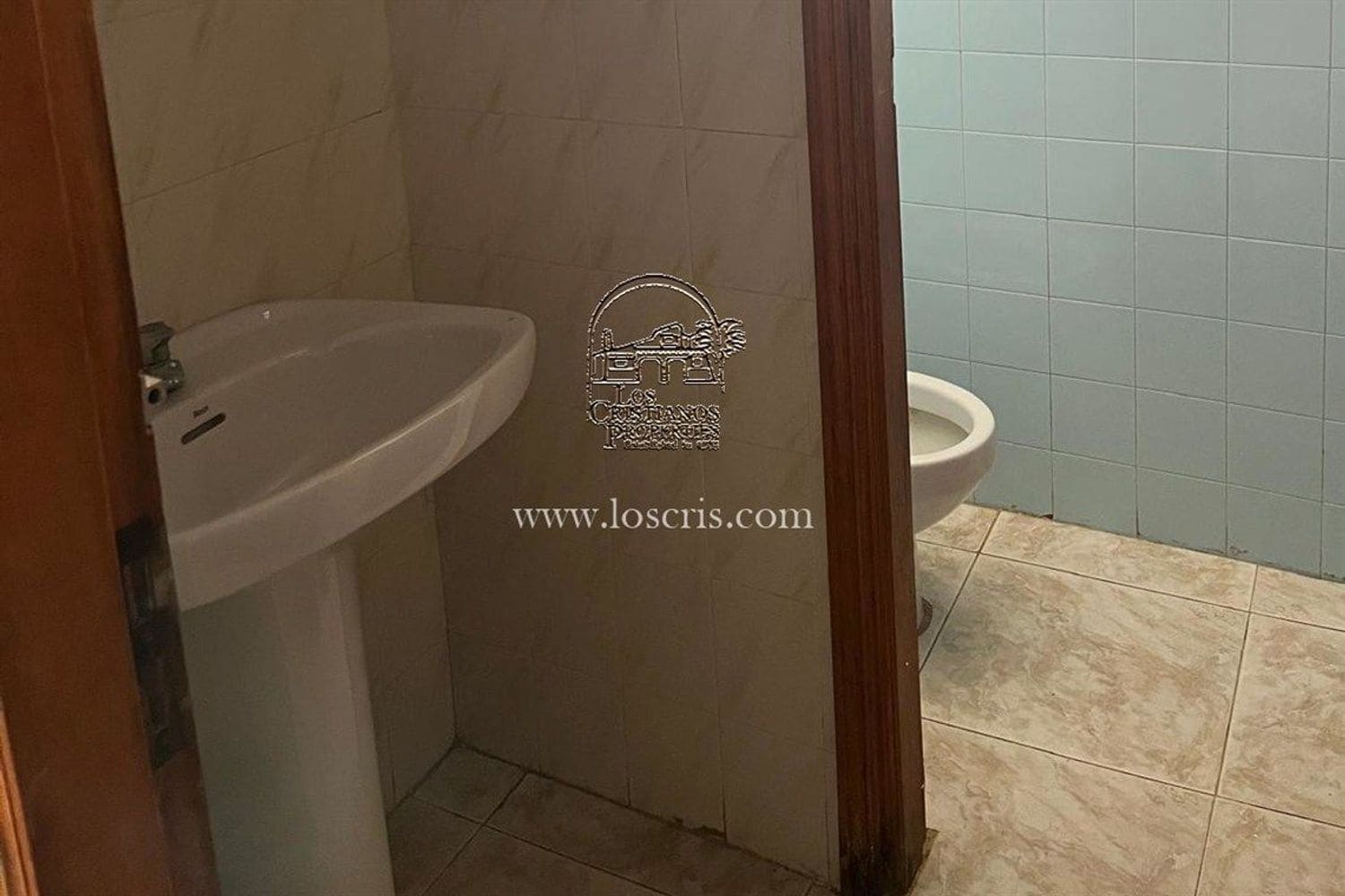 Comercial para venda em Guia de Isora - 575 000 € (Ref: 9263995)