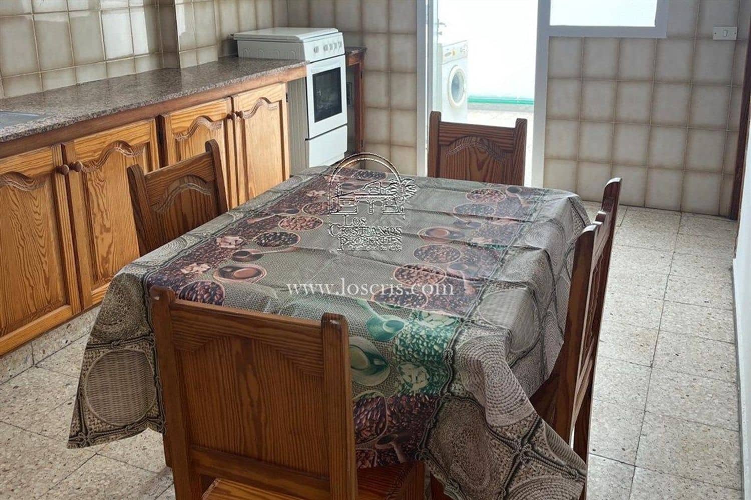 Comercial para venda em Guia de Isora - 575 000 € (Ref: 9263995)