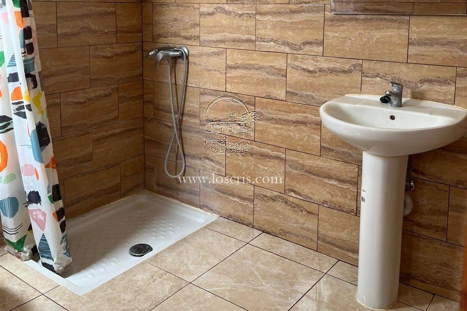 Comercial para venda em Guia de Isora - 575 000 € (Ref: 9263995)