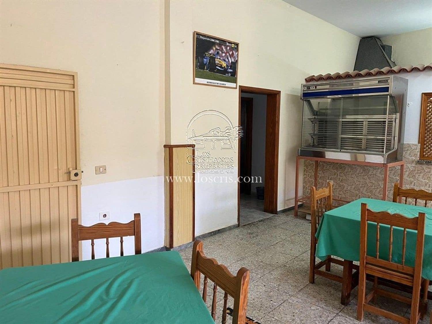 Comercial para venda em Guia de Isora - 575 000 € (Ref: 9263995)