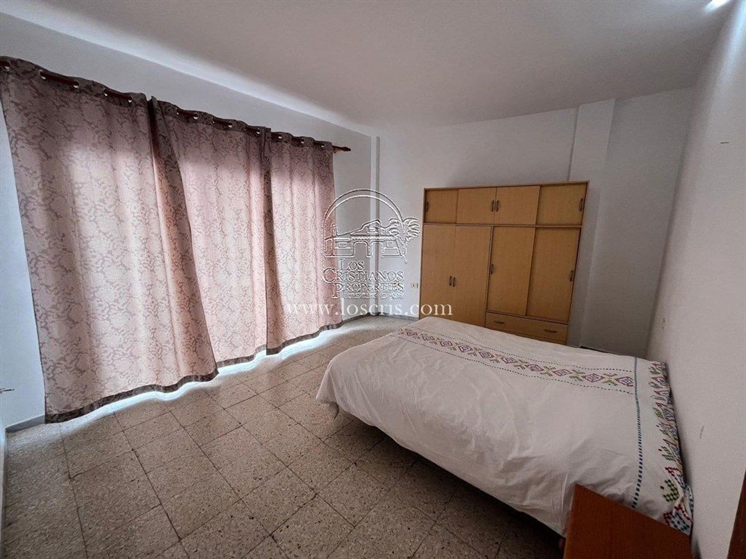 Comercial para venda em Guia de Isora - 575 000 € (Ref: 9263995)