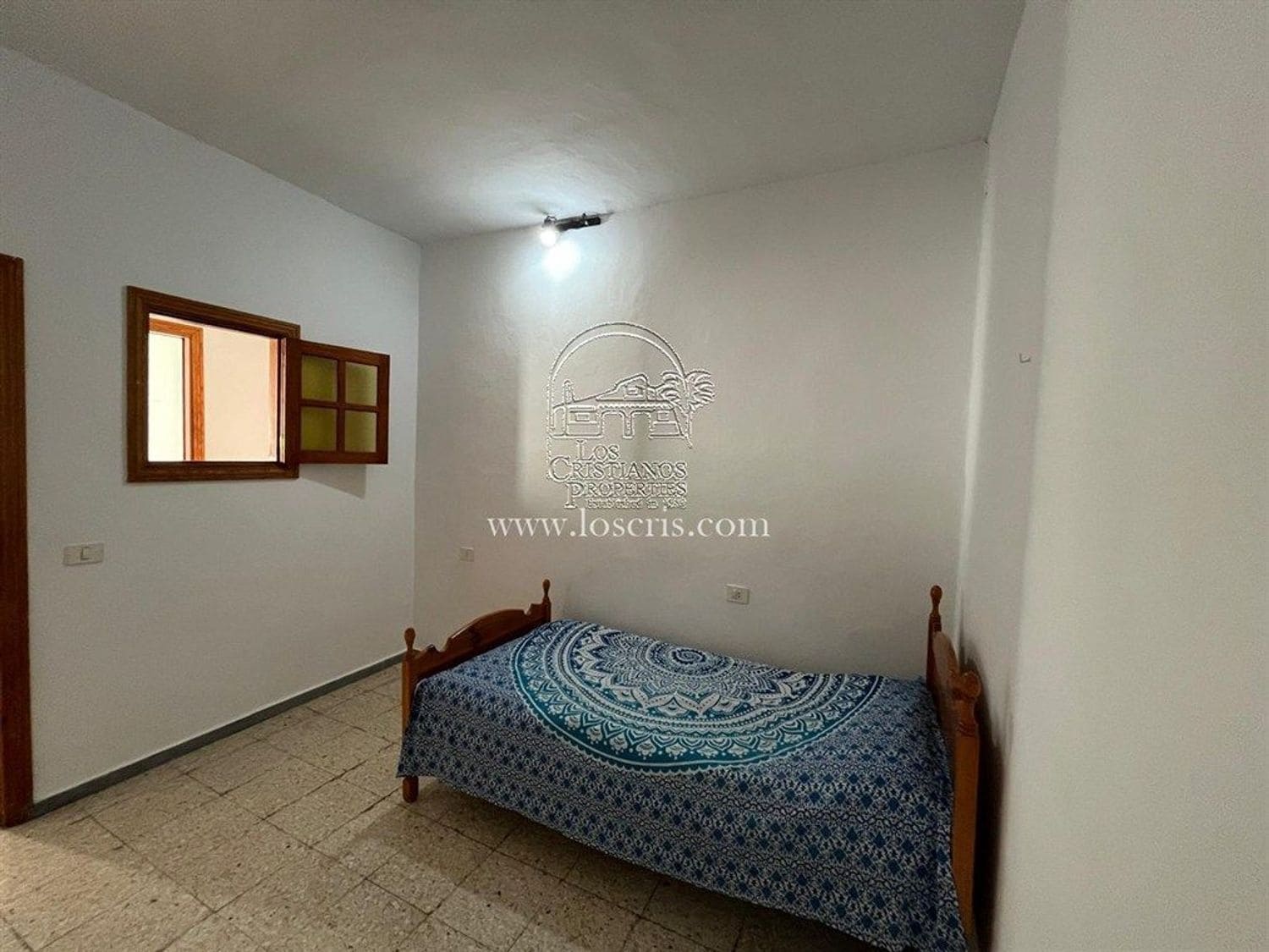 Comercial para venda em Guia de Isora - 575 000 € (Ref: 9263995)