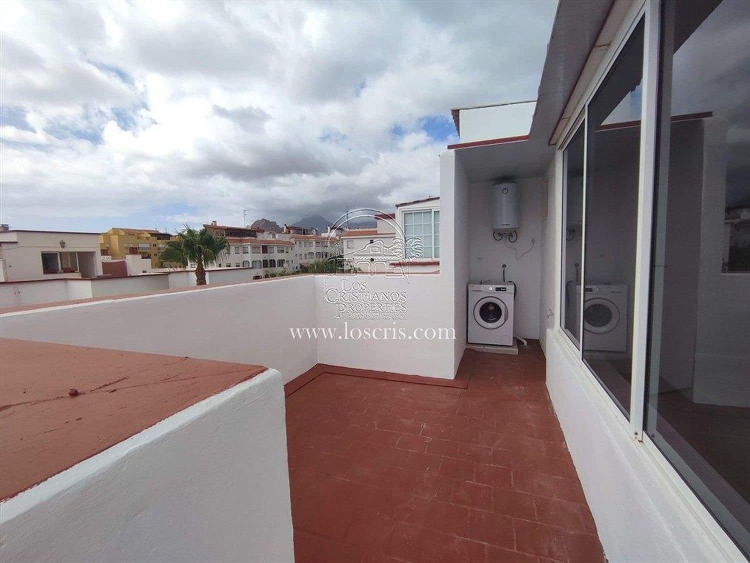 3 bedroom Apartment for sale in Arona with garage - € 330,000 (Ref: 9294142)