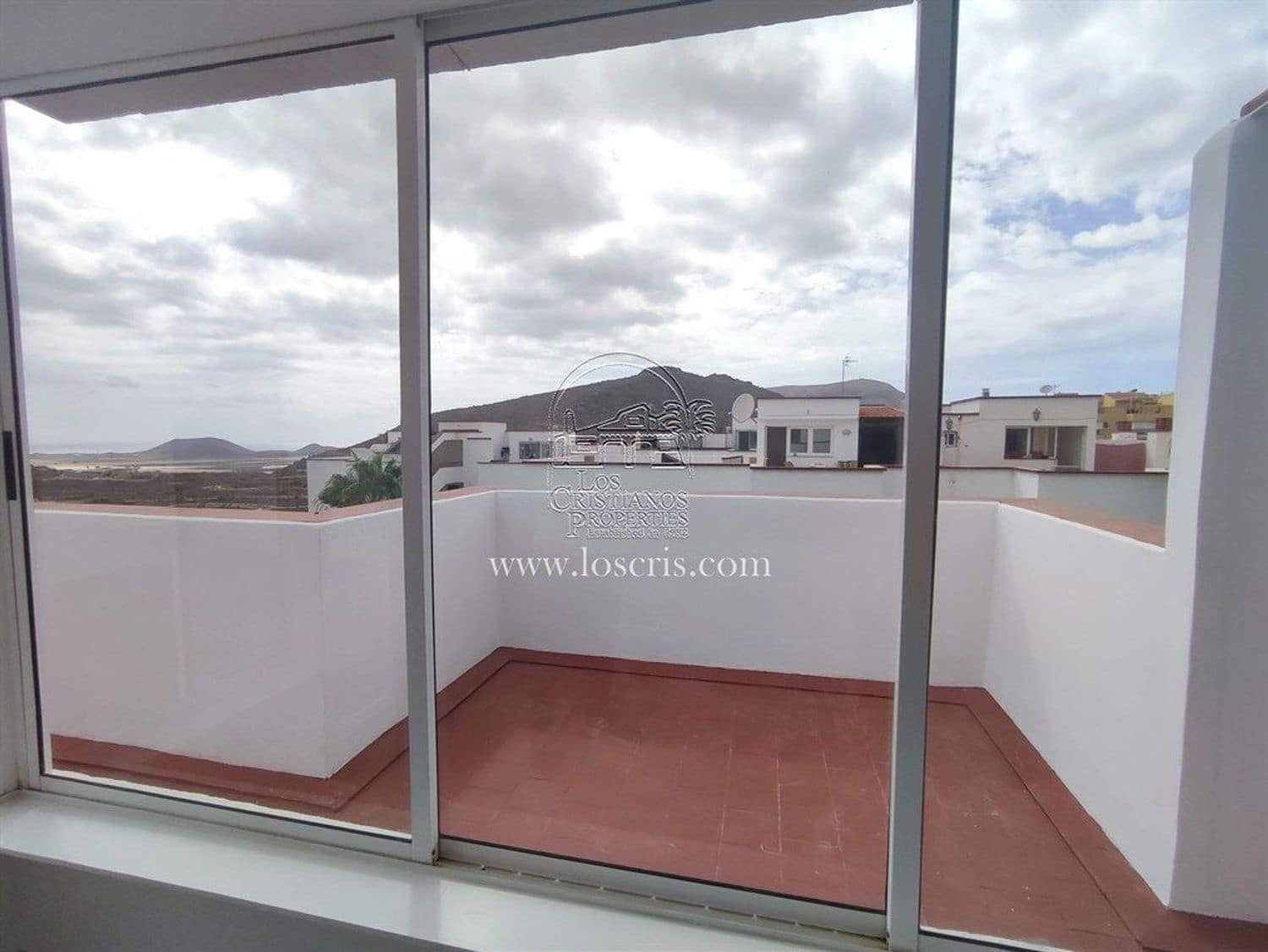 3 bedroom Apartment for sale in Arona with garage - € 330,000 (Ref: 9294142)