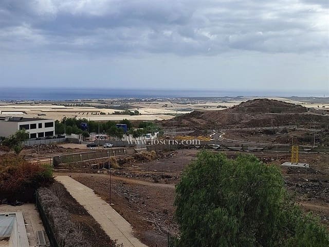 3 bedroom Apartment for sale in Arona with garage - € 330,000 (Ref: 9294142)