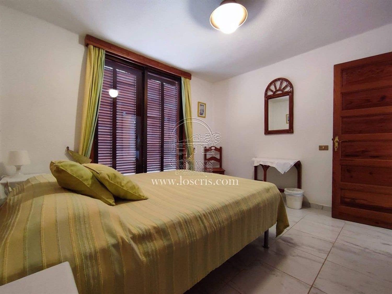 2 soveværelse Lejlighed til salg i Playa de las Americas med swimmingpool garage - € 495.000 (Ref: 9310199)