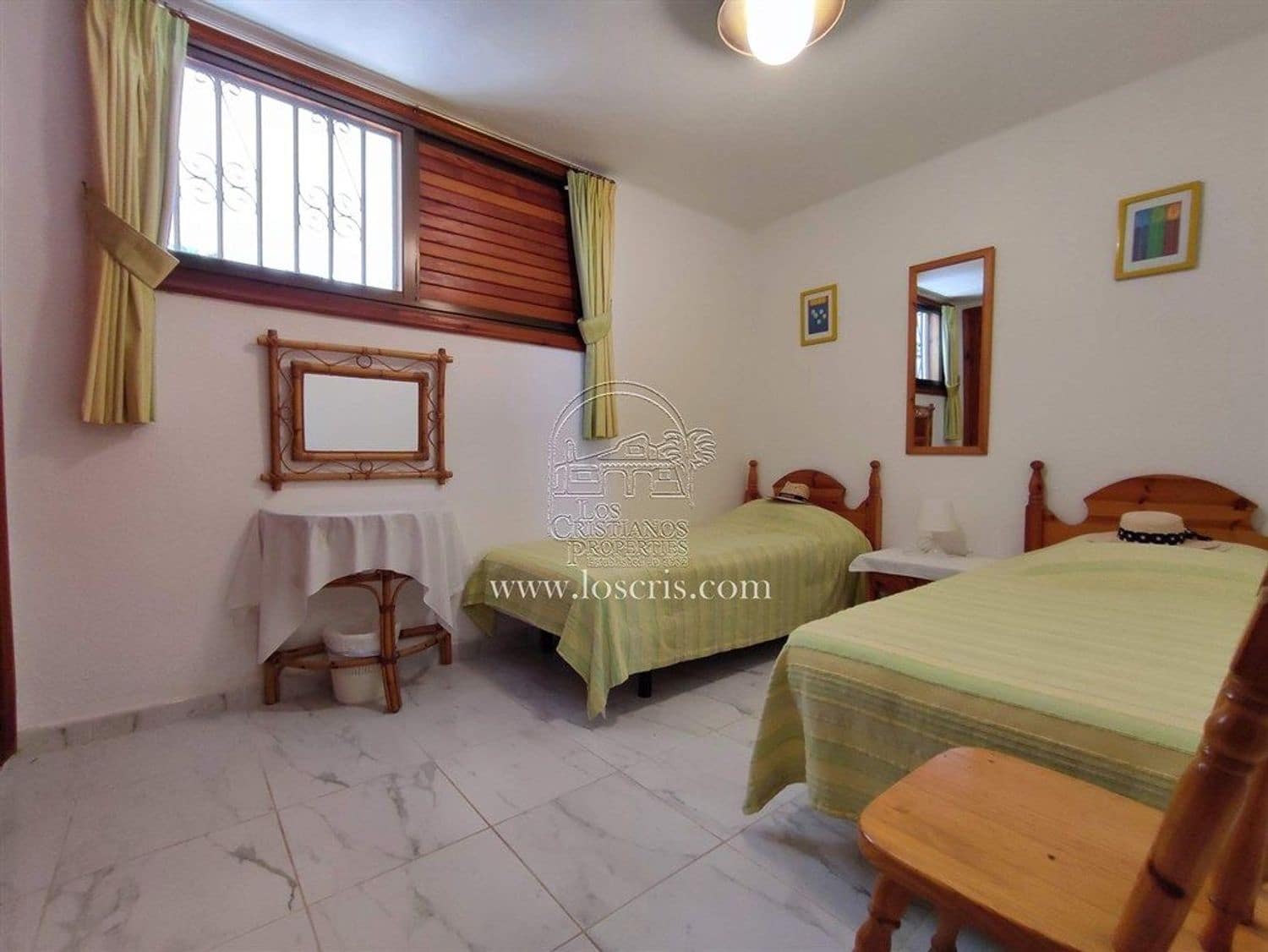 2 soveværelse Lejlighed til salg i Playa de las Americas med swimmingpool garage - € 495.000 (Ref: 9310199)