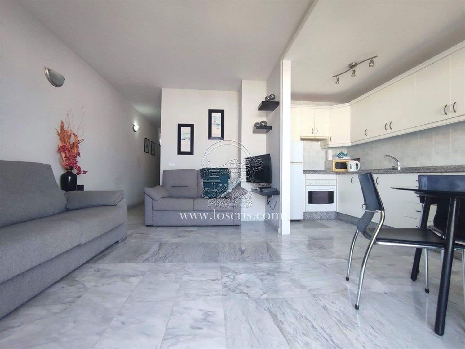 Apartamento de 1 habitación en Los Cristianos en venta con piscina garaje - 315.000 € (Ref: 9310200)