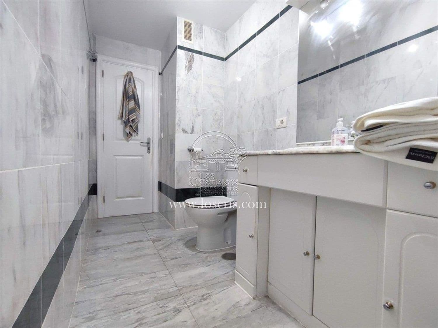 Apartamento de 1 habitación en Los Cristianos en venta con piscina garaje - 315.000 € (Ref: 9310200)