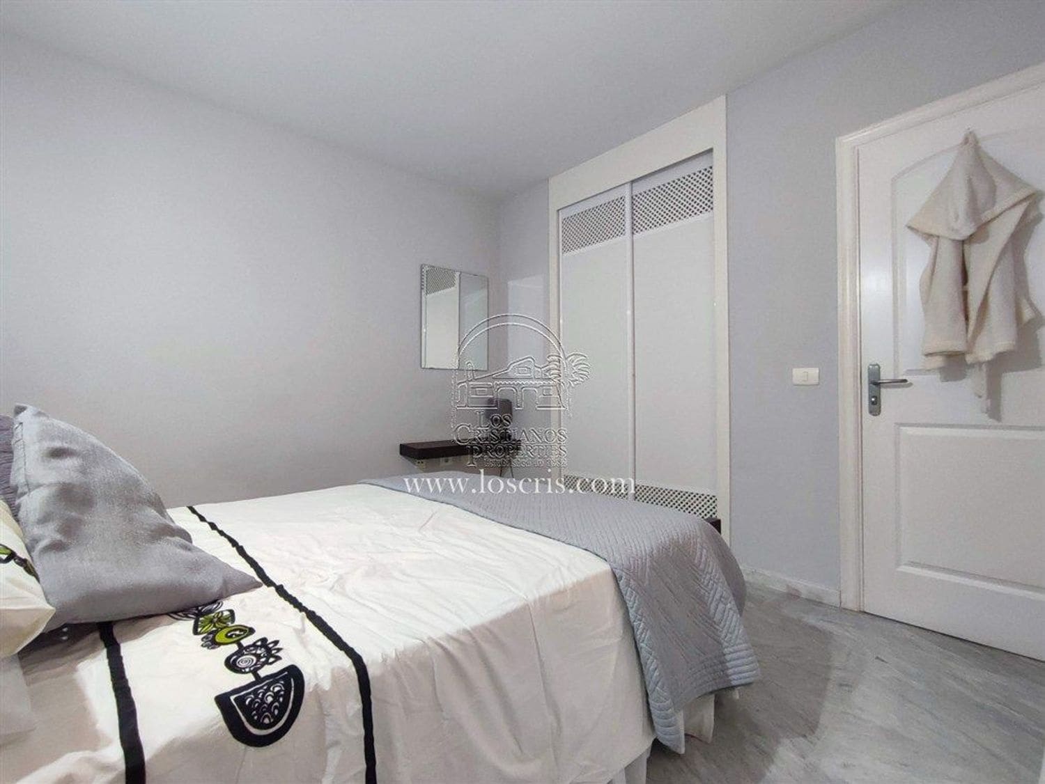 Apartamento de 1 habitación en Los Cristianos en venta con piscina garaje - 315.000 € (Ref: 9310200)