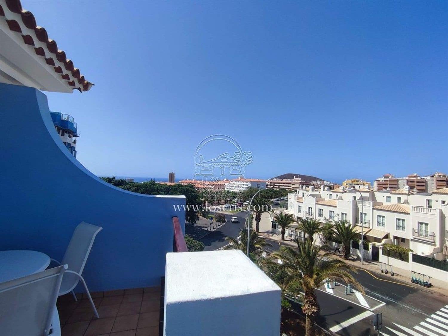 Apartamento de 1 habitación en Los Cristianos en venta con piscina garaje - 315.000 € (Ref: 9310200)