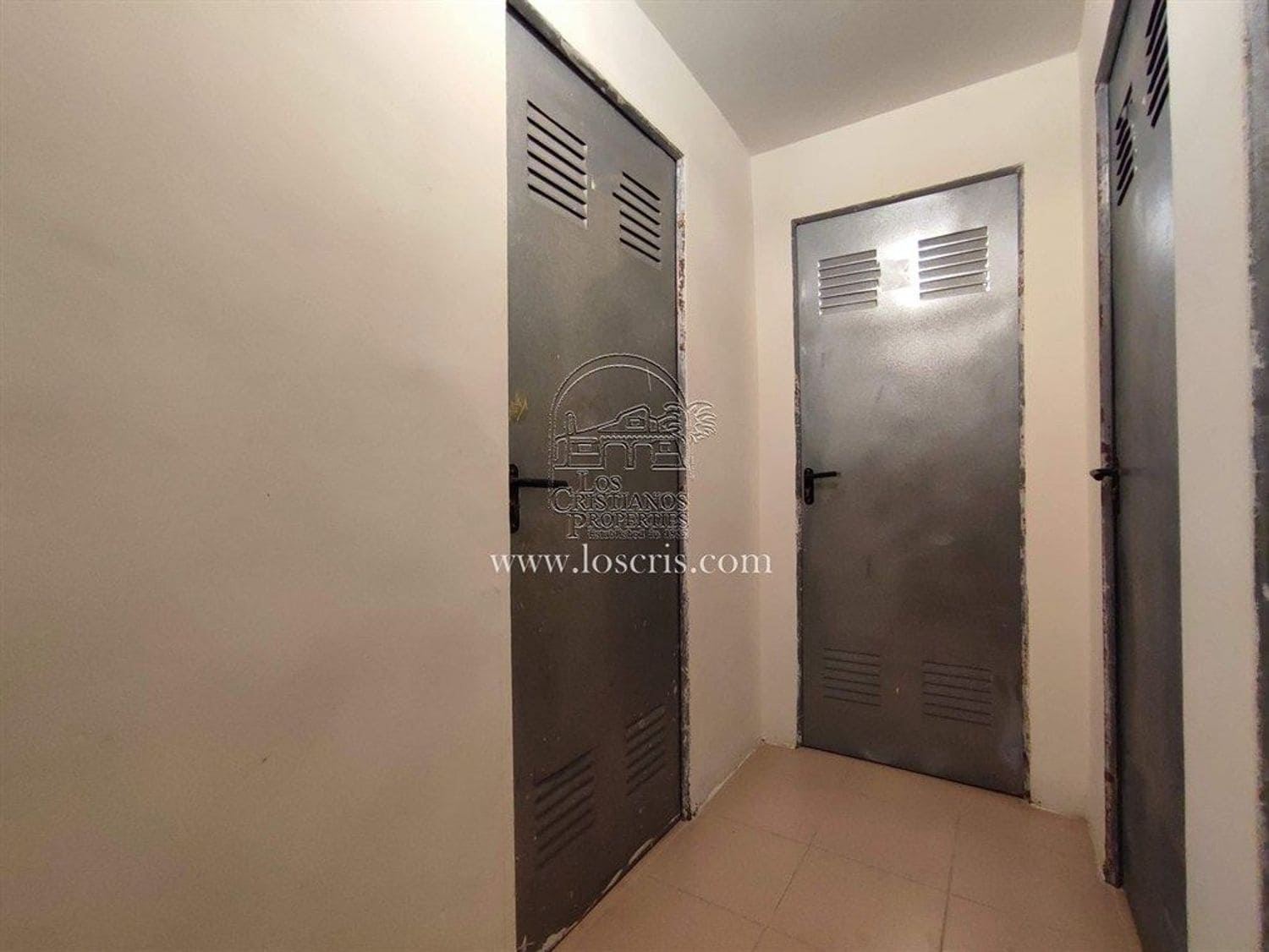 Apartamento de 2 habitaciones en Los Cristianos en venta con piscina garaje - 435.000 € (Ref: 9371181)