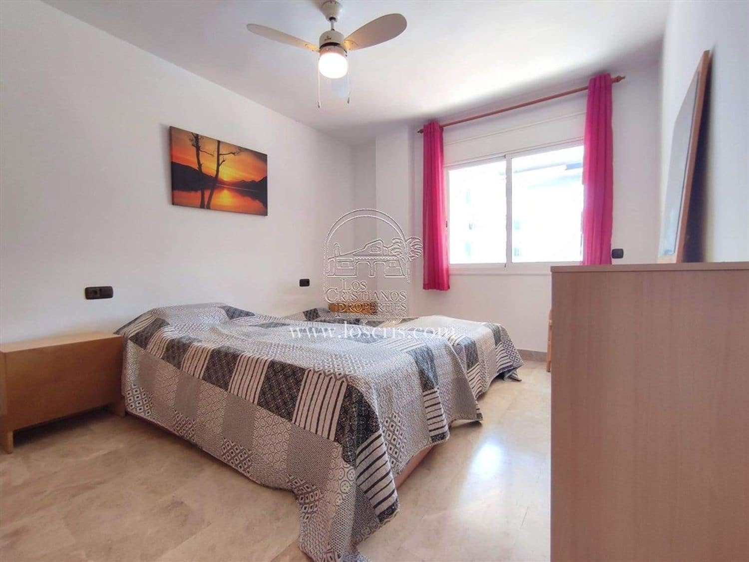 Apartamento de 2 habitaciones en Los Cristianos en venta con piscina garaje - 435.000 € (Ref: 9371181)