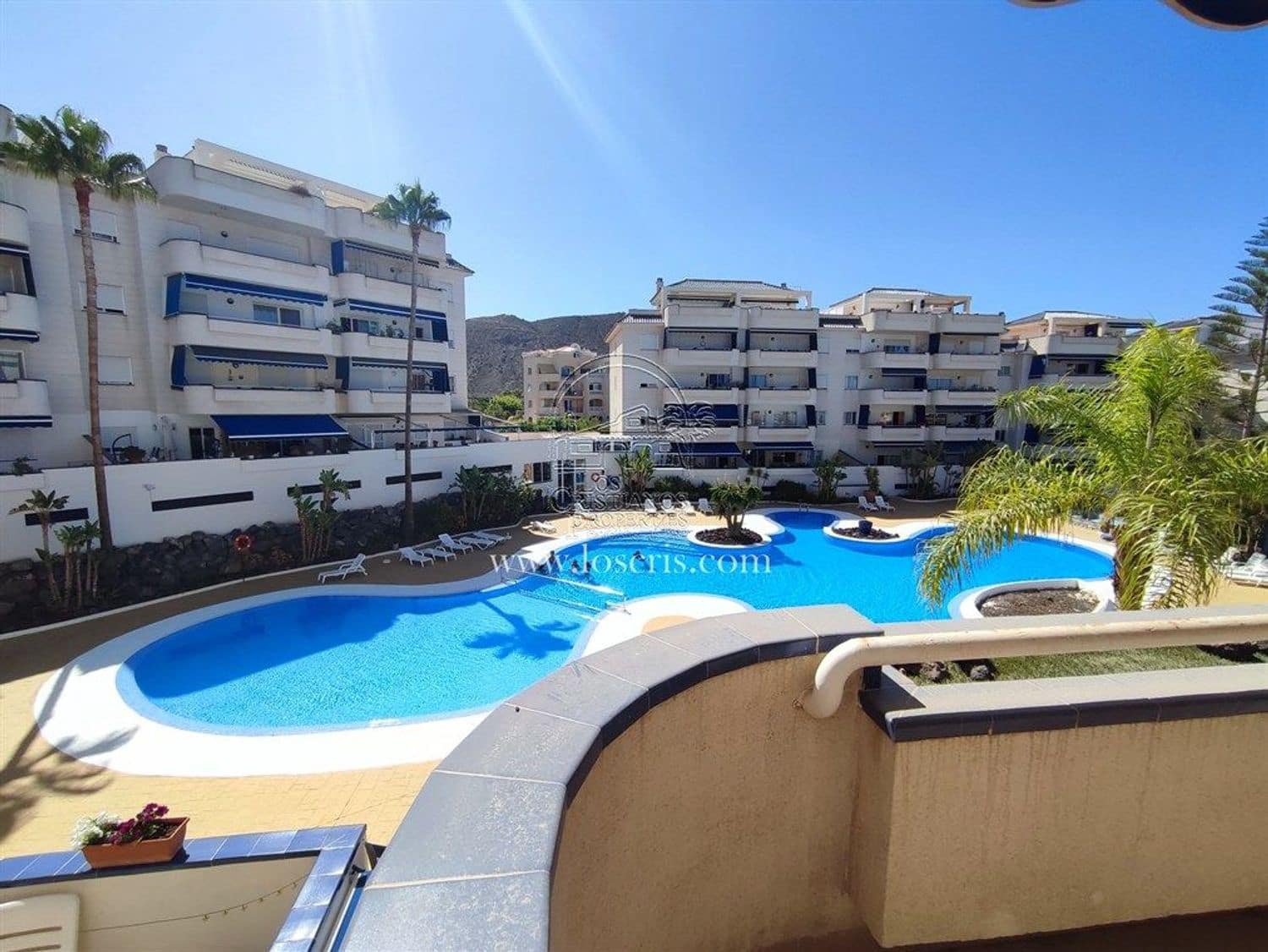 Apartamento de 2 habitaciones en Los Cristianos en venta con piscina garaje - 435.000 € (Ref: 9371181)