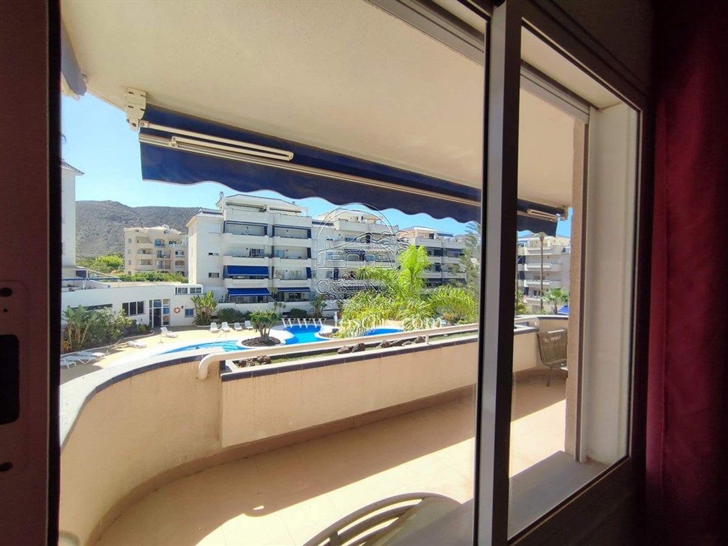 Apartamento de 2 habitaciones en Los Cristianos en venta con piscina garaje - 435.000 € (Ref: 9371181)