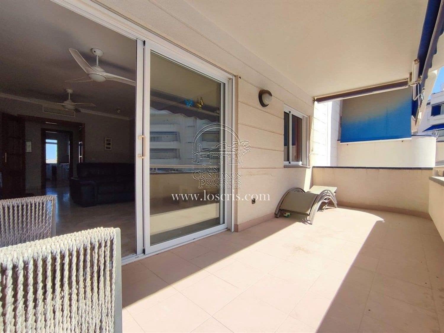 Apartamento de 2 habitaciones en Los Cristianos en venta con piscina garaje - 435.000 € (Ref: 9371181)
