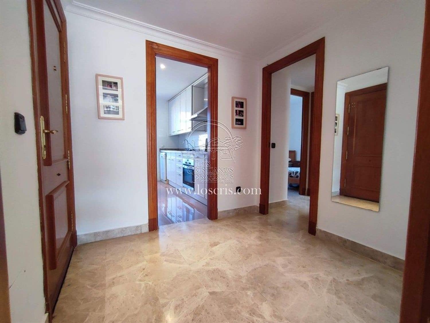 Apartamento de 2 habitaciones en Los Cristianos en venta con piscina garaje - 435.000 € (Ref: 9371181)