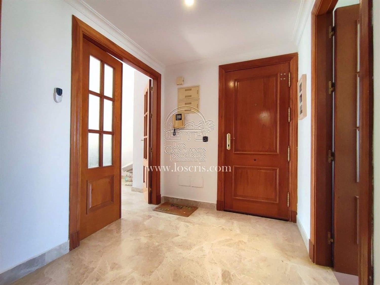 Apartamento de 2 habitaciones en Los Cristianos en venta con piscina garaje - 435.000 € (Ref: 9371181)