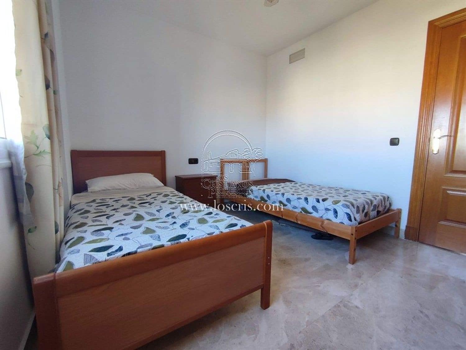 Apartamento de 2 habitaciones en Los Cristianos en venta con piscina garaje - 435.000 € (Ref: 9371181)