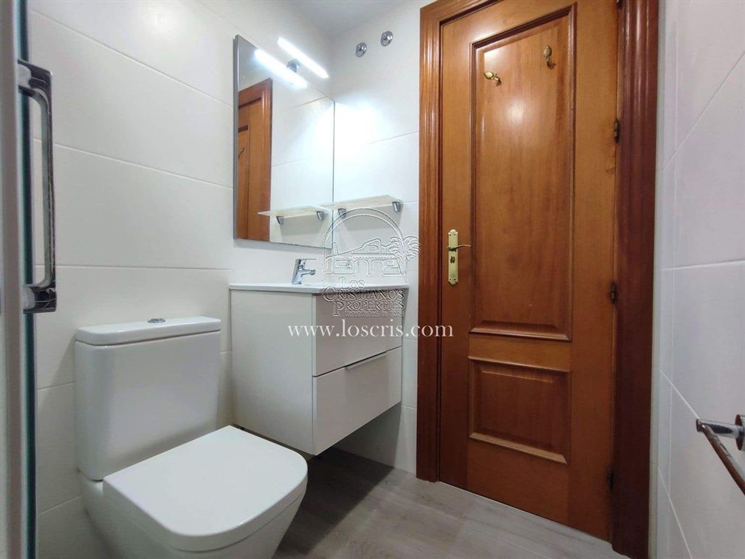 Apartamento de 2 habitaciones en Los Cristianos en venta con piscina garaje - 435.000 € (Ref: 9371181)