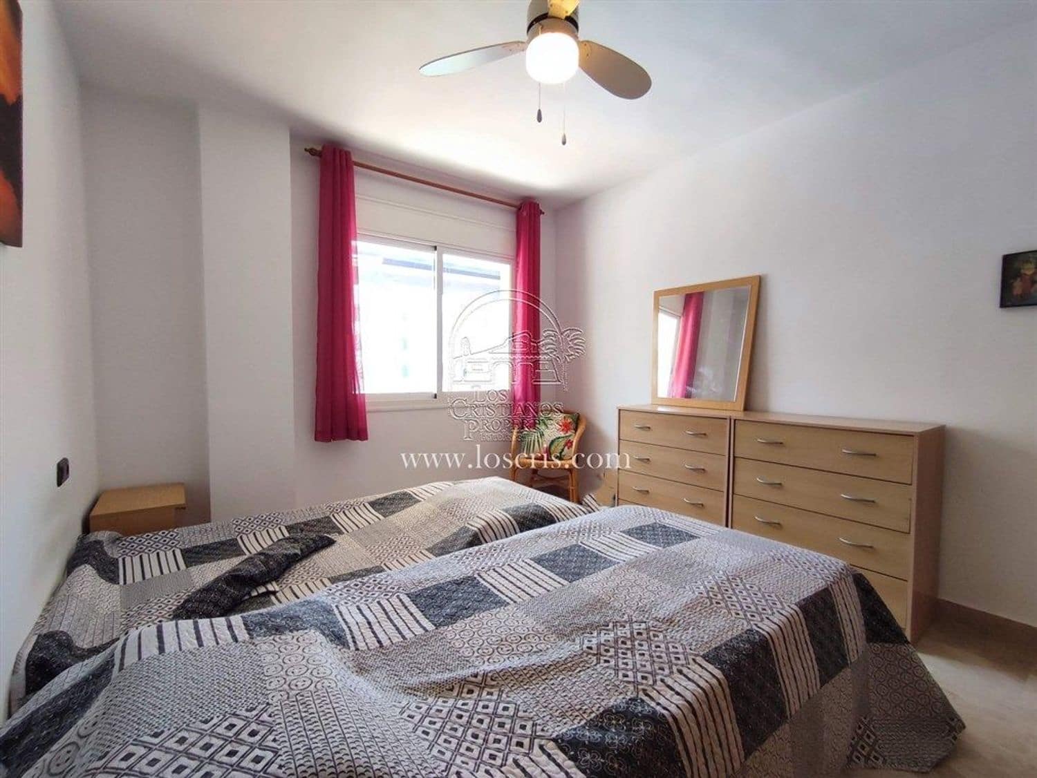 Apartamento de 2 habitaciones en Los Cristianos en venta con piscina garaje - 435.000 € (Ref: 9371181)