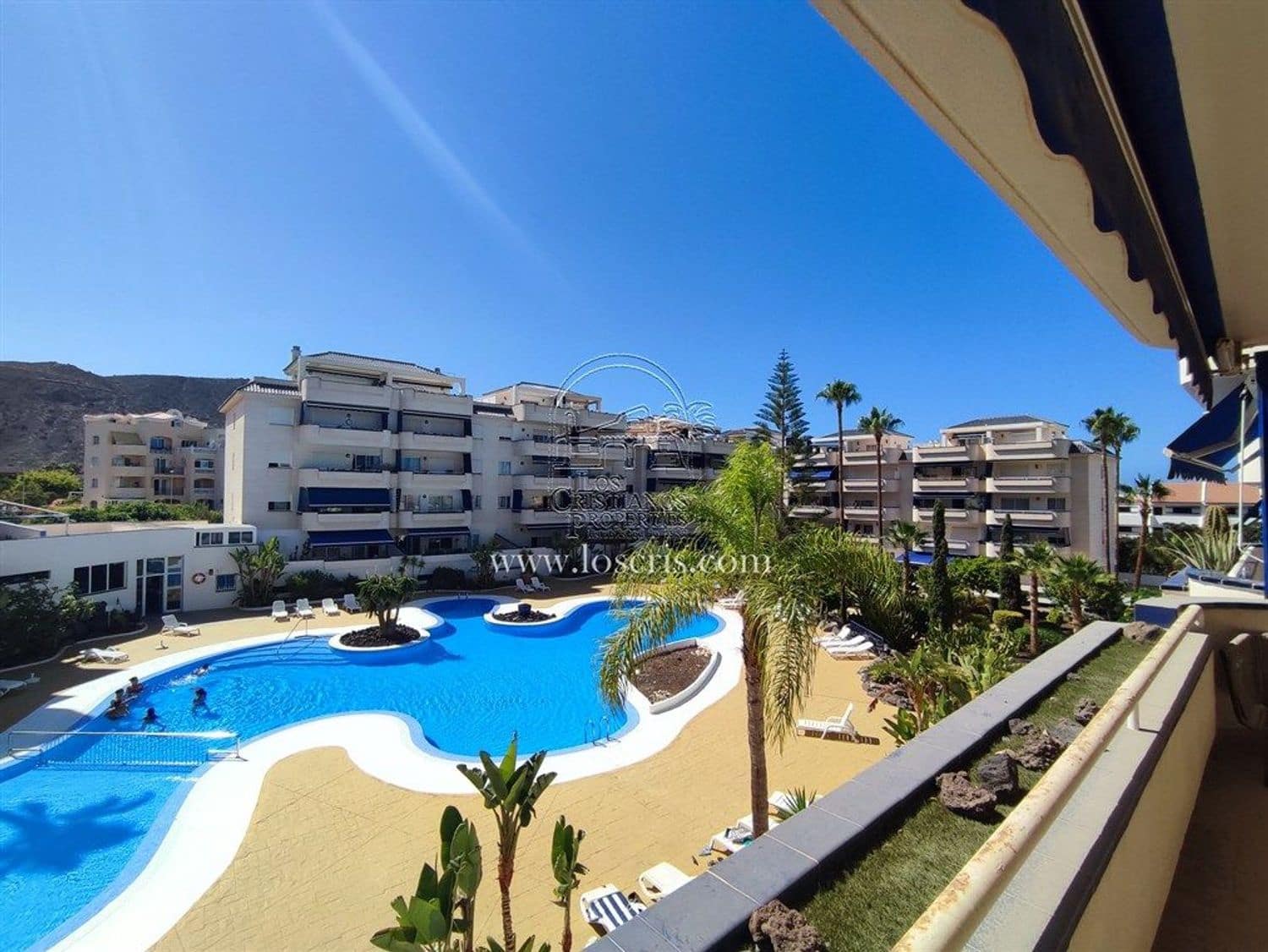 Apartamento de 2 habitaciones en Los Cristianos en venta con piscina garaje - 435.000 € (Ref: 9371181)