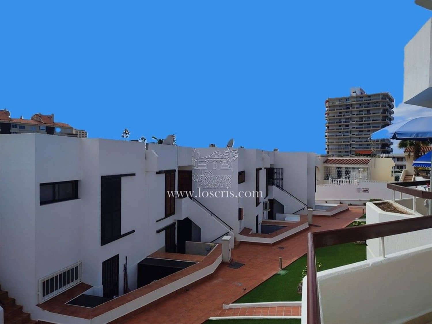 1 soverom Leilighet til salgs i Los Cristianos med svømmebasseng garasje - € 305 000 (Ref: 9371183)