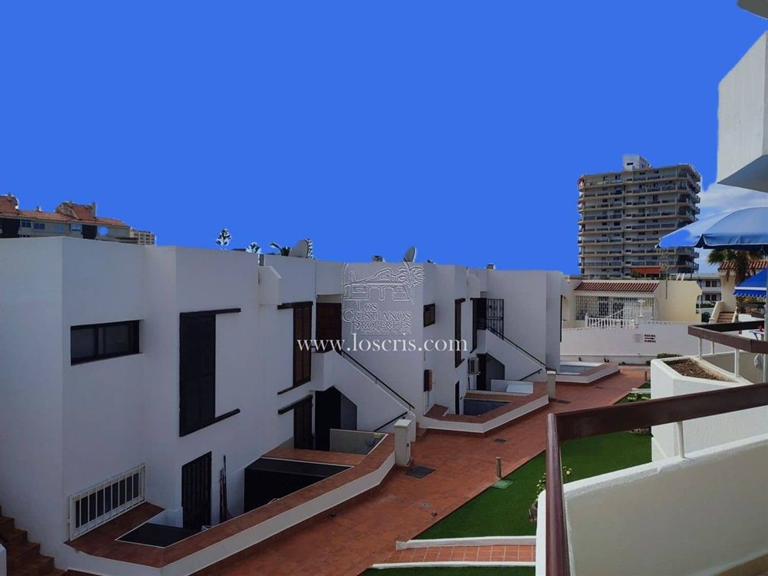 1 soverom Leilighet til salgs i Los Cristianos med svømmebasseng garasje - € 305 000 (Ref: 9371183)