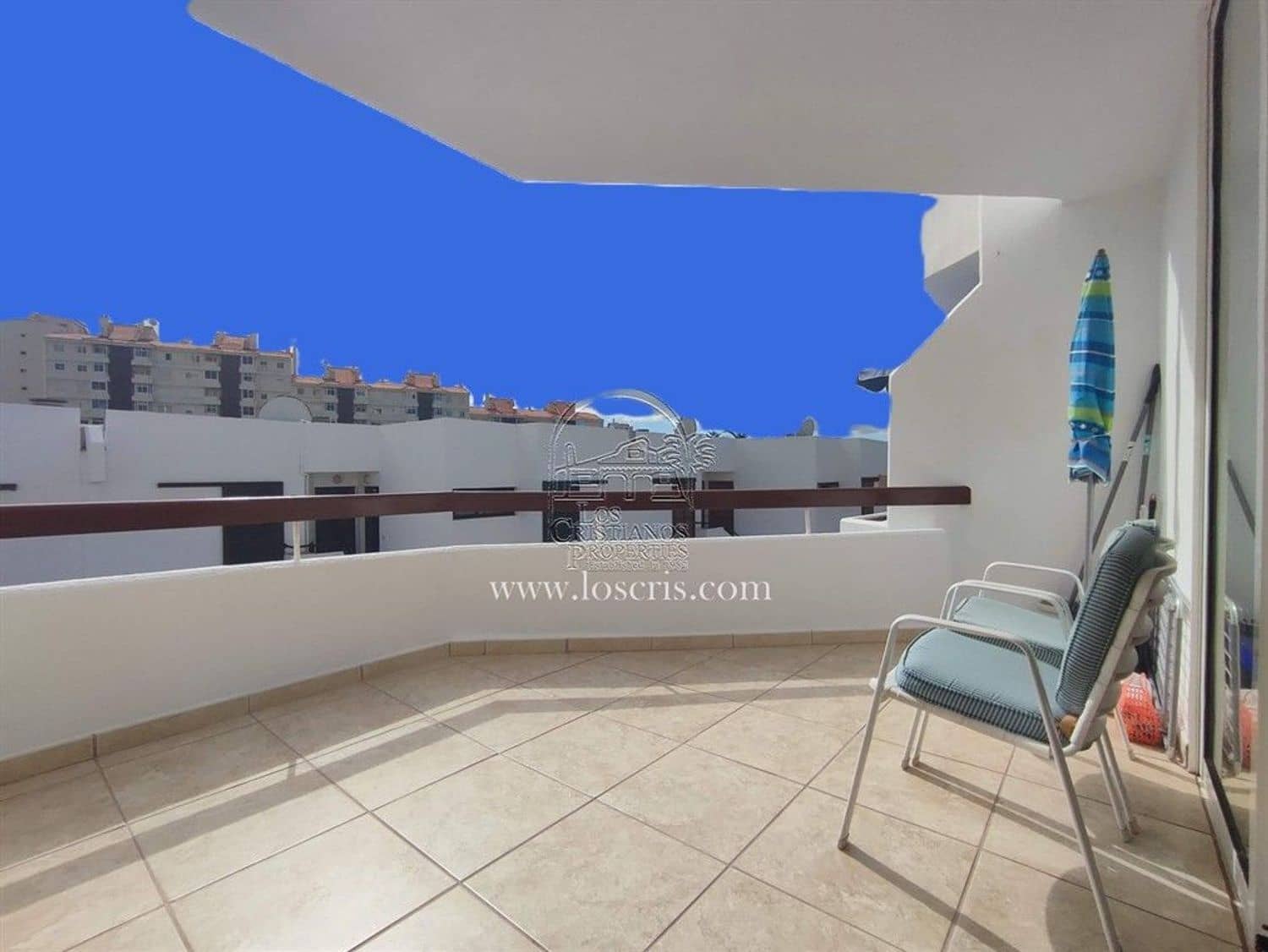 1 soverom Leilighet til salgs i Los Cristianos med svømmebasseng garasje - € 305 000 (Ref: 9371183)