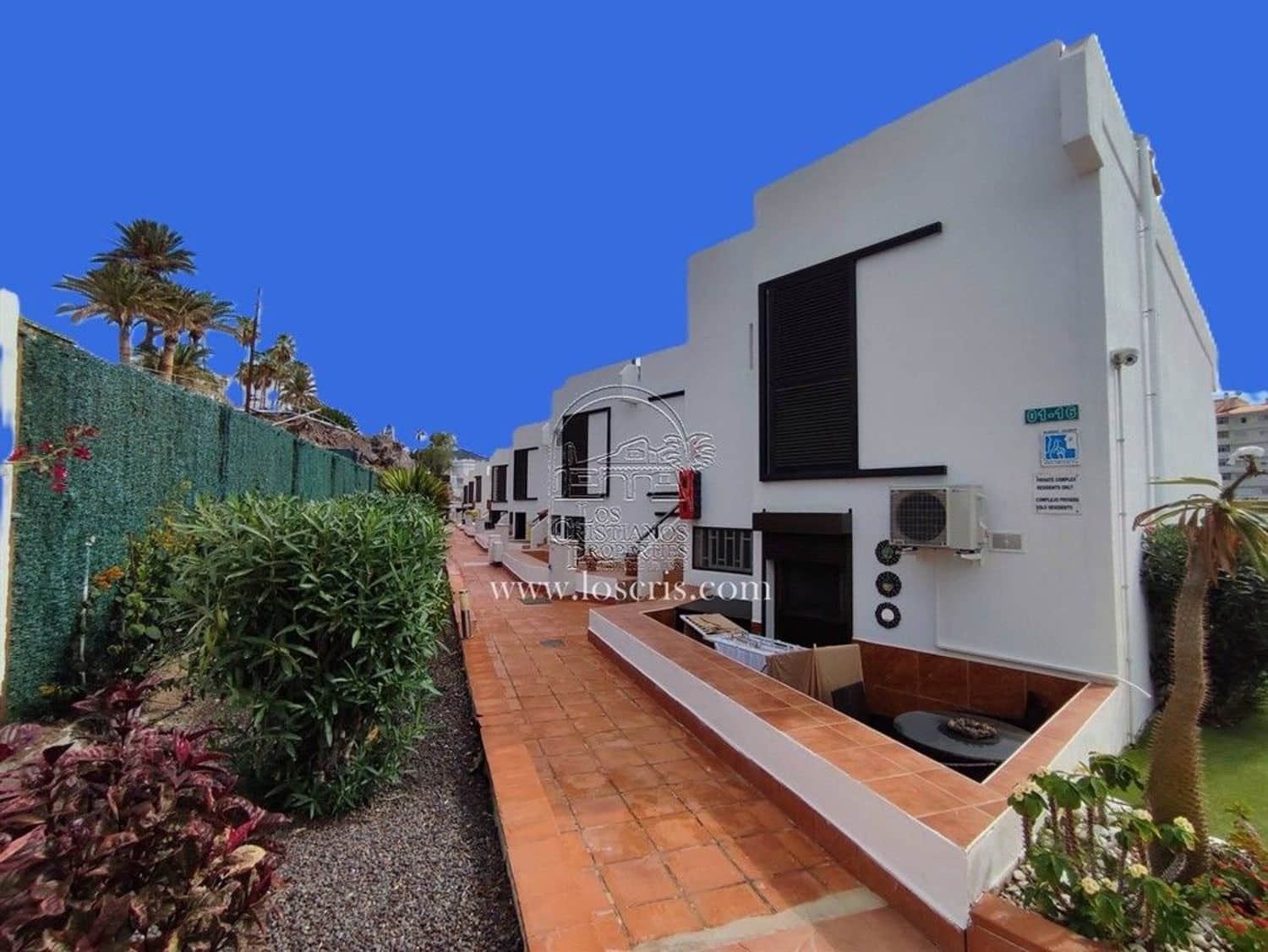 1 soverom Leilighet til salgs i Los Cristianos med svømmebasseng garasje - € 305 000 (Ref: 9371183)