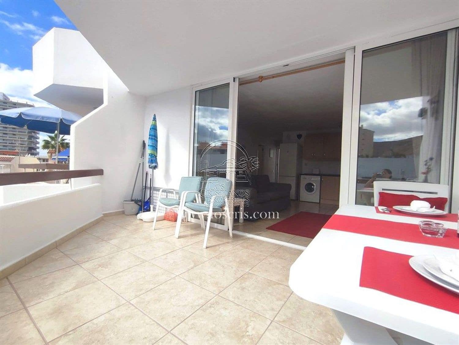 1 soverom Leilighet til salgs i Los Cristianos med svømmebasseng garasje - € 305 000 (Ref: 9371183)