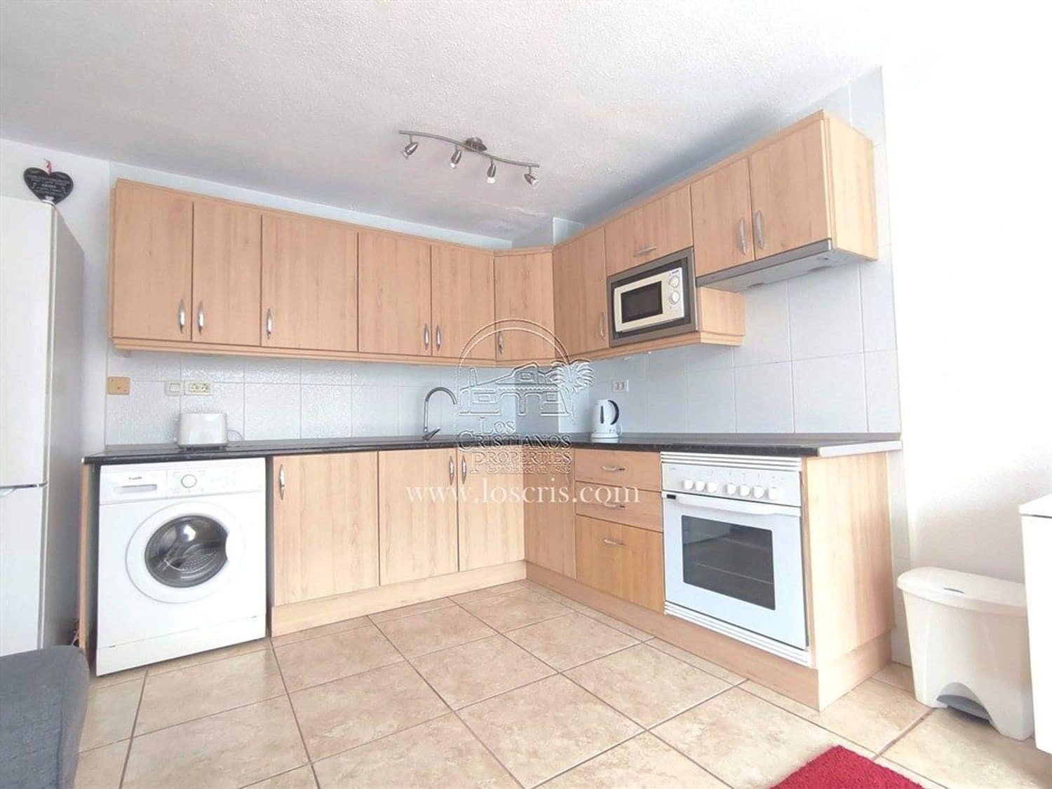 1 soverom Leilighet til salgs i Los Cristianos med svømmebasseng garasje - € 305 000 (Ref: 9371183)