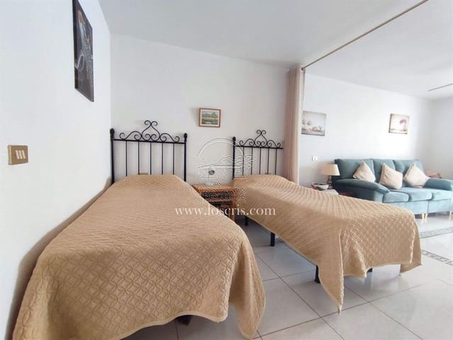 Apartamento en Los Cristianos, Arona en venta con piscina garaje - 225.000 € (Ref: 9426700)