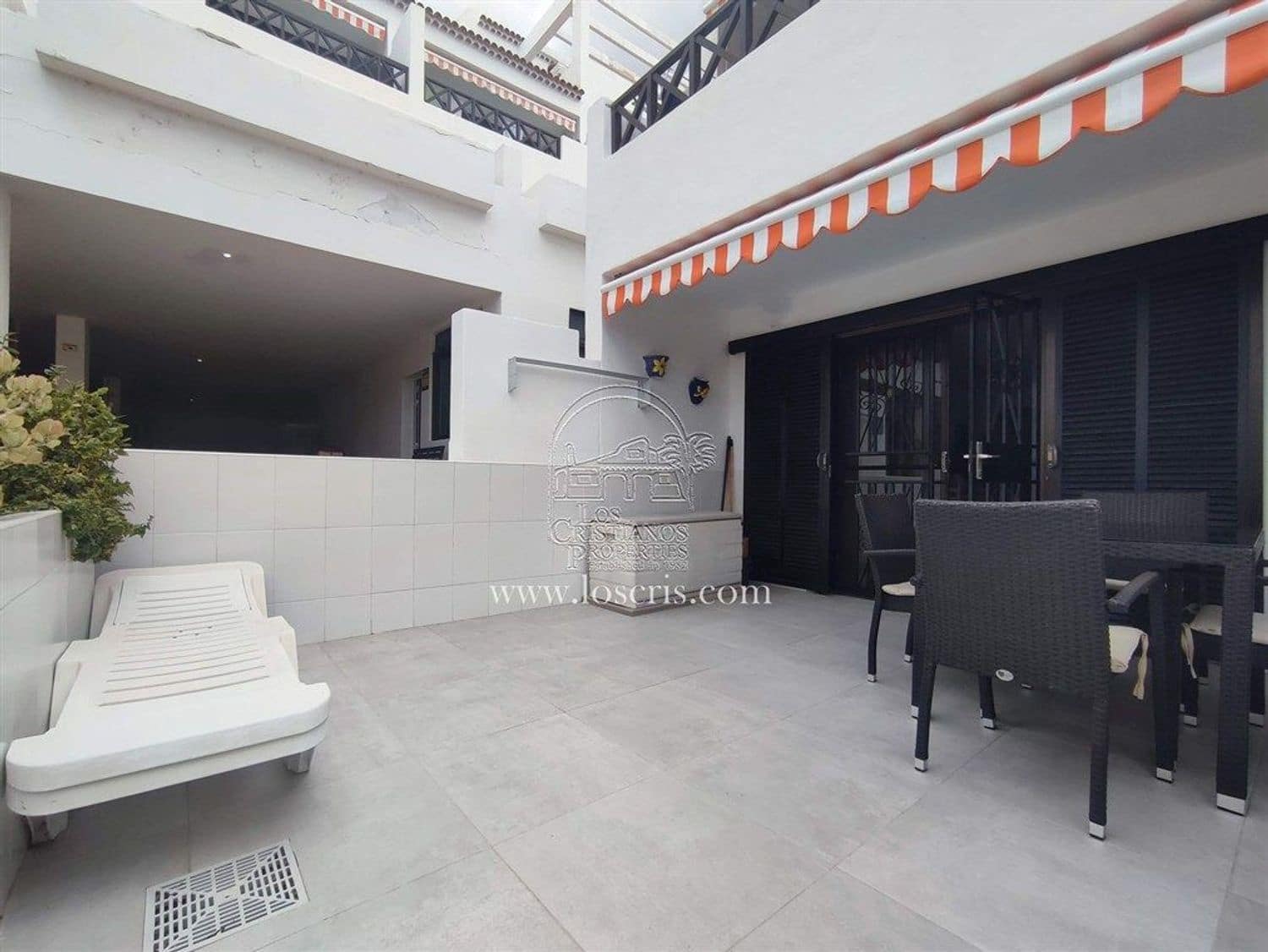 1 Zimmer Apartment zu verkaufen in Los Cristianos mit Pool Garage - 285.000 € (Ref: 9455715)