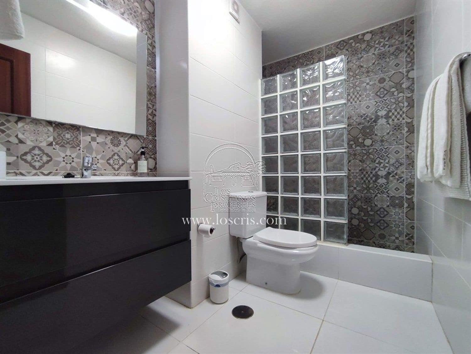 1 Zimmer Apartment zu verkaufen in Los Cristianos mit Pool Garage - 285.000 € (Ref: 9455715)