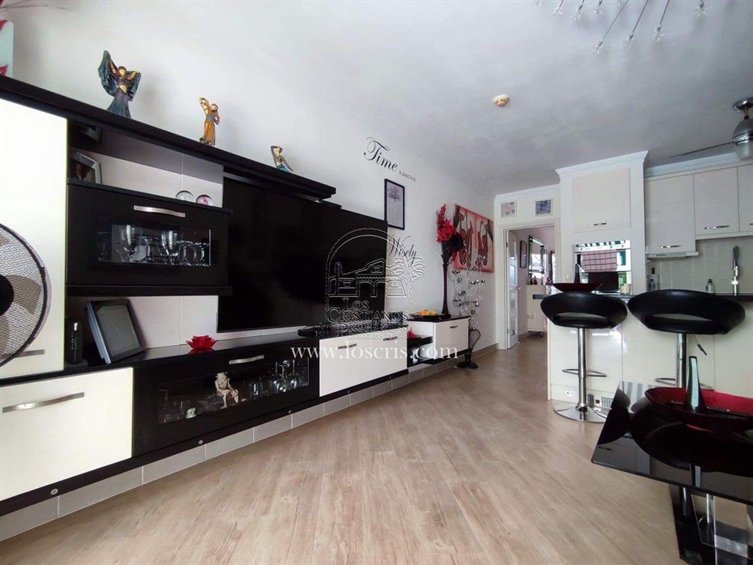 1 chambre Appartement à vendre à Los Cristianos avec piscine garage - 295 000 € (Ref: 9470301)