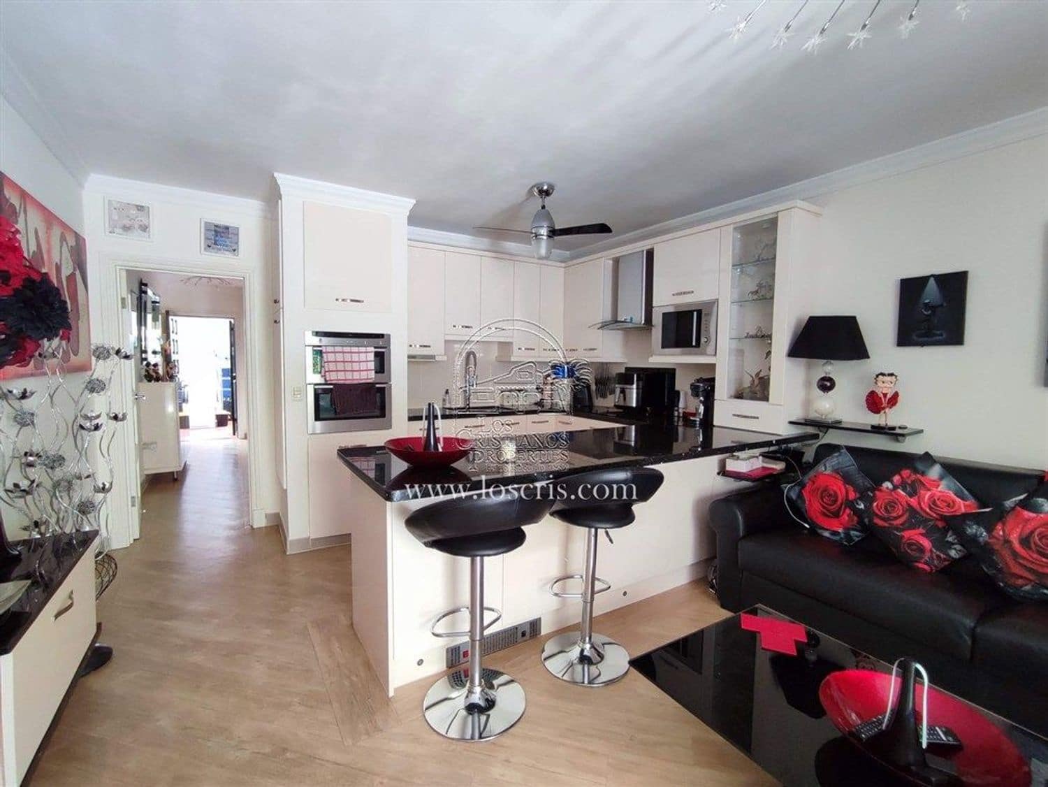 1 chambre Appartement à vendre à Los Cristianos avec piscine garage - 295 000 € (Ref: 9470301)