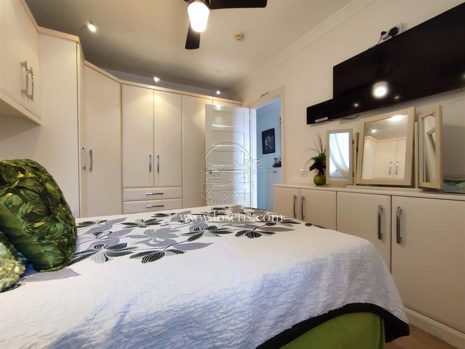 1 chambre Appartement à vendre à Los Cristianos avec piscine garage - 295 000 € (Ref: 9470301)