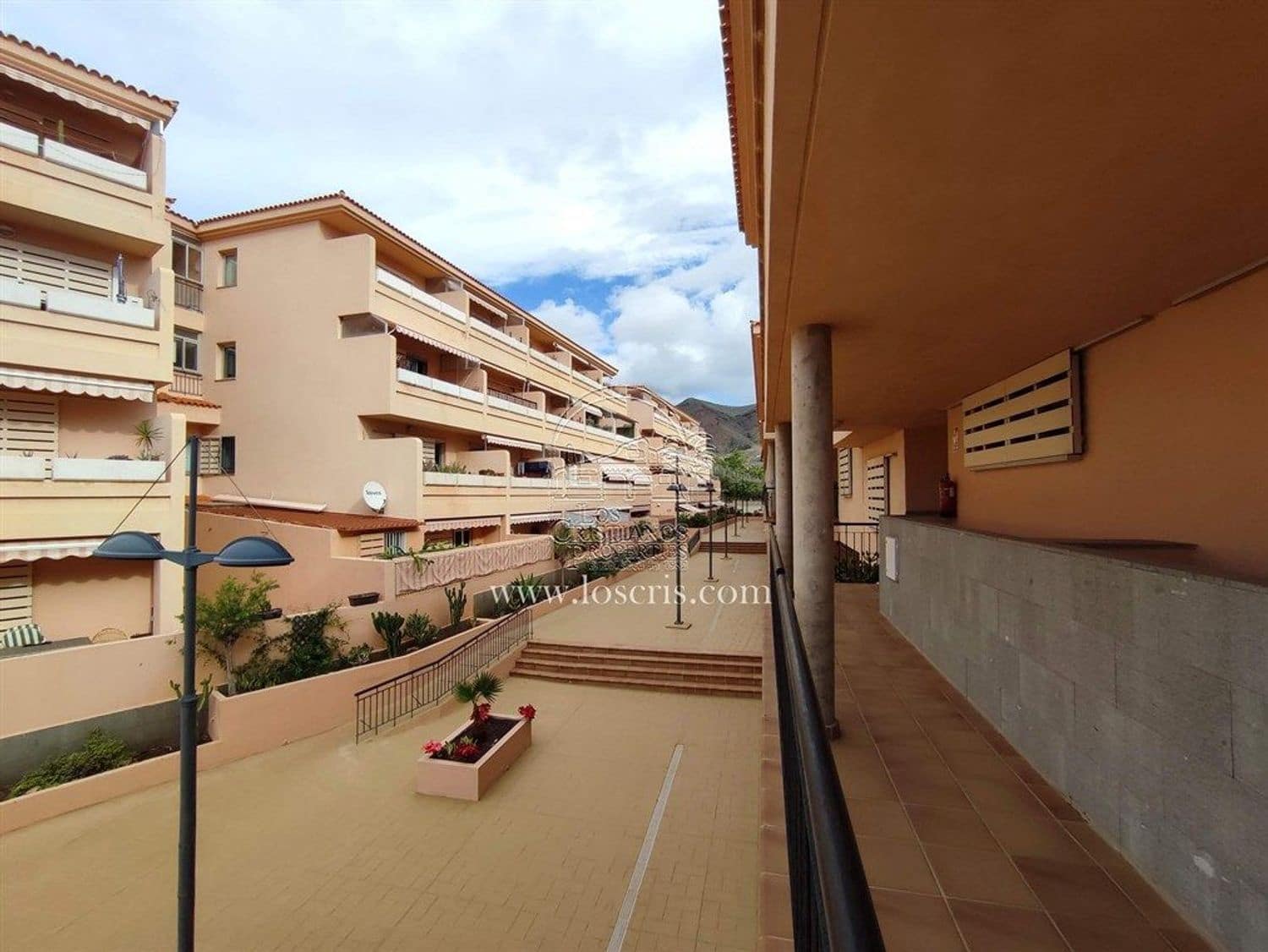 1 sypialnia Apartament na sprzedaż w Los Cristianos z basenem garażem - 285 000 € (Ref: 9471906)