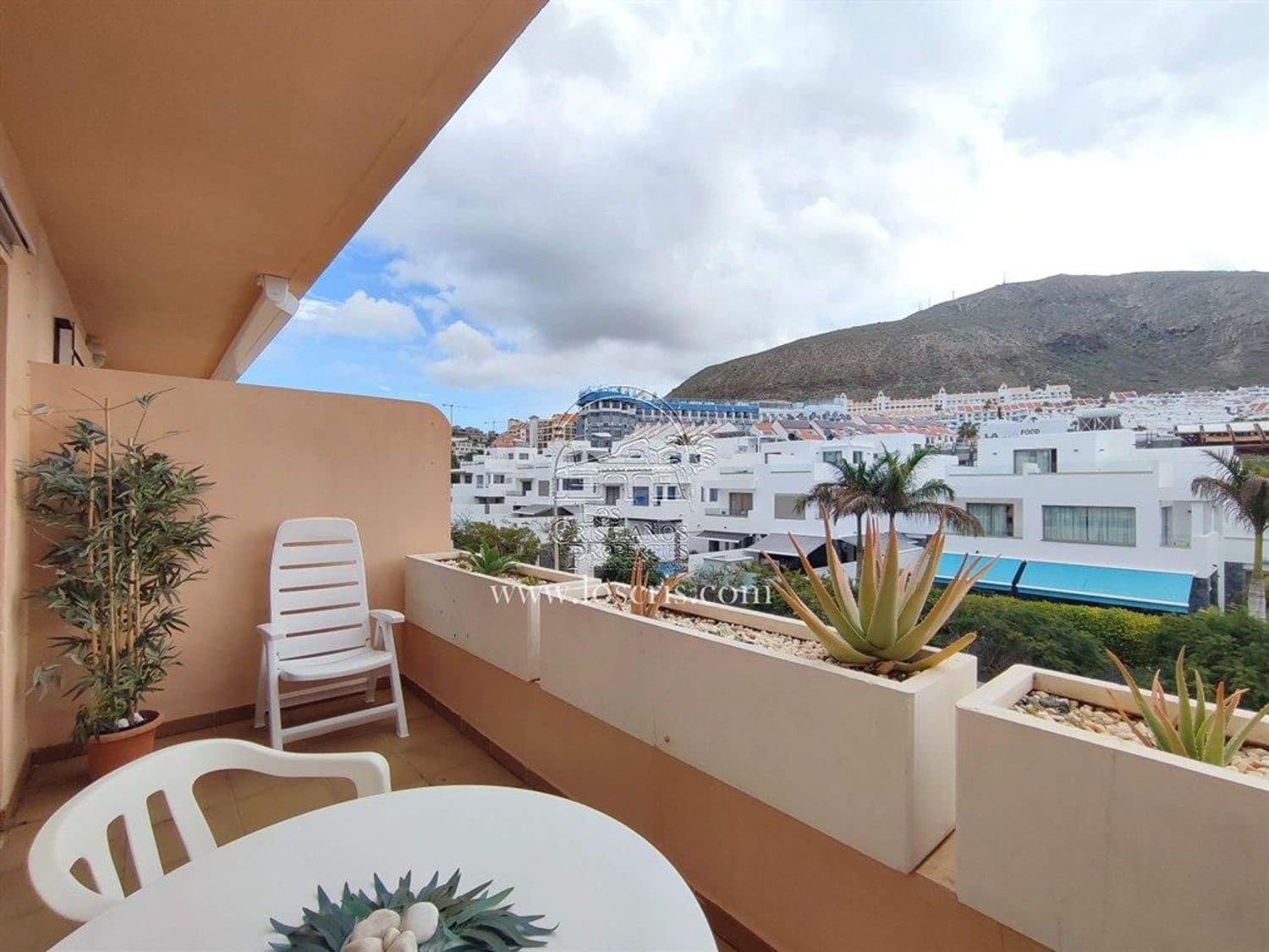 1 sypialnia Apartament na sprzedaż w Los Cristianos z basenem garażem - 285 000 € (Ref: 9471906)