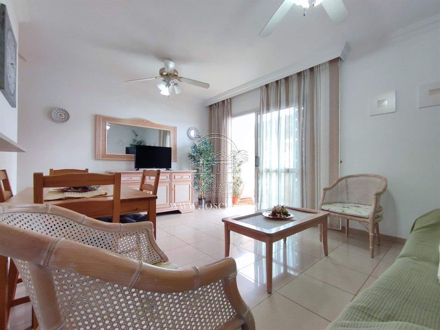 1 sypialnia Apartament na sprzedaż w Los Cristianos z basenem garażem - 285 000 € (Ref: 9471906)