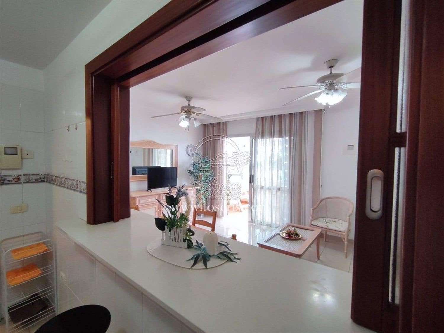 1 sypialnia Apartament na sprzedaż w Los Cristianos z basenem garażem - 285 000 € (Ref: 9471906)