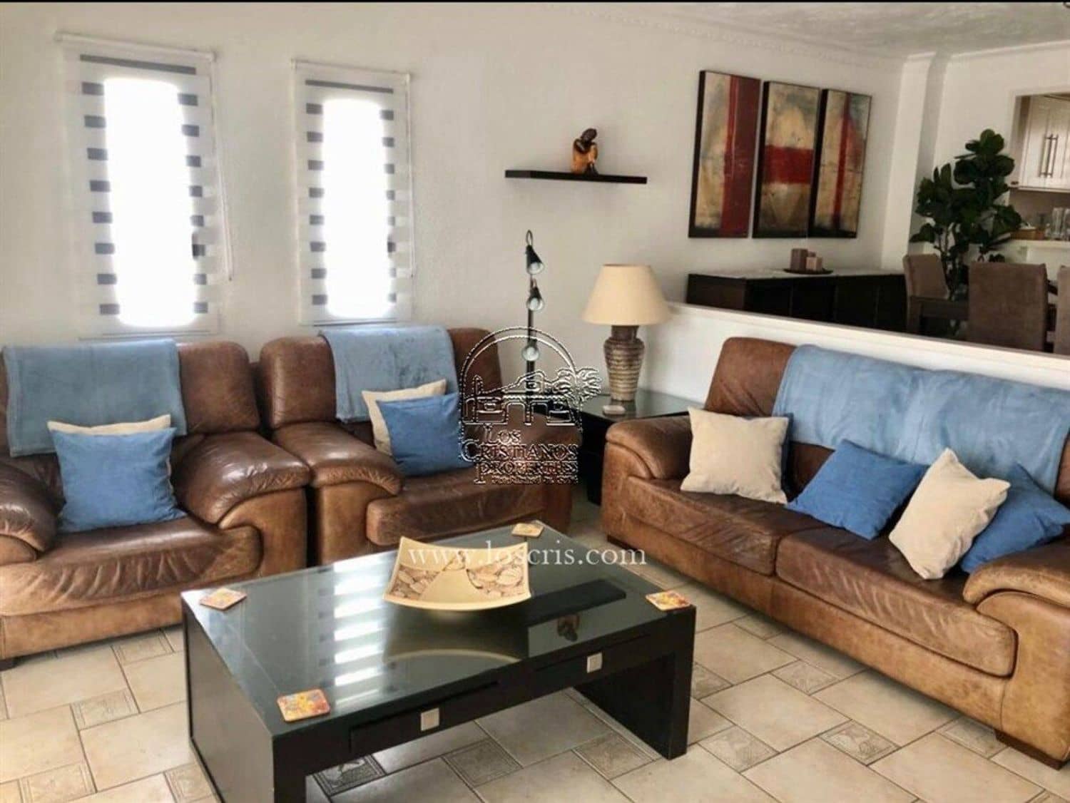 2 bedroom Apartment for sale in Los Cristianos with pool garage - € 460,000 (Ref: 9480790)