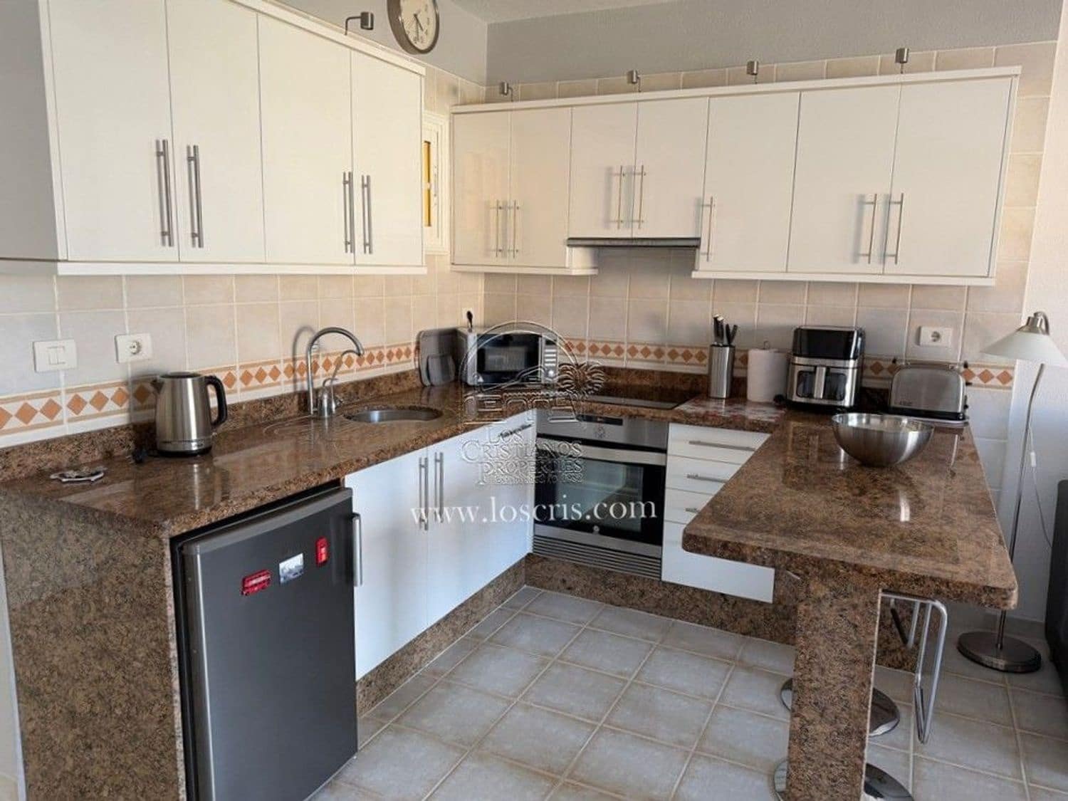 1 bedroom Apartment for sale in Los Cristianos with pool garage - € 299,000 (Ref: 9480791)