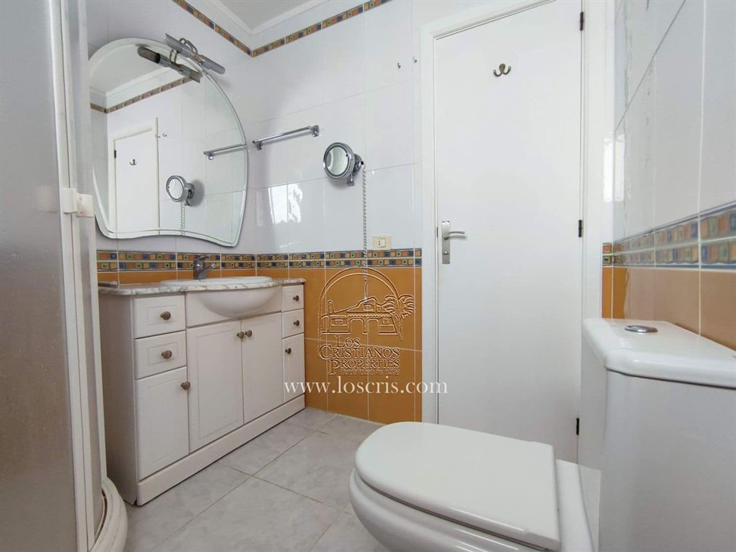 2 bedroom Apartment for sale in Los Cristianos with pool garage - € 400,000 (Ref: 9483829)