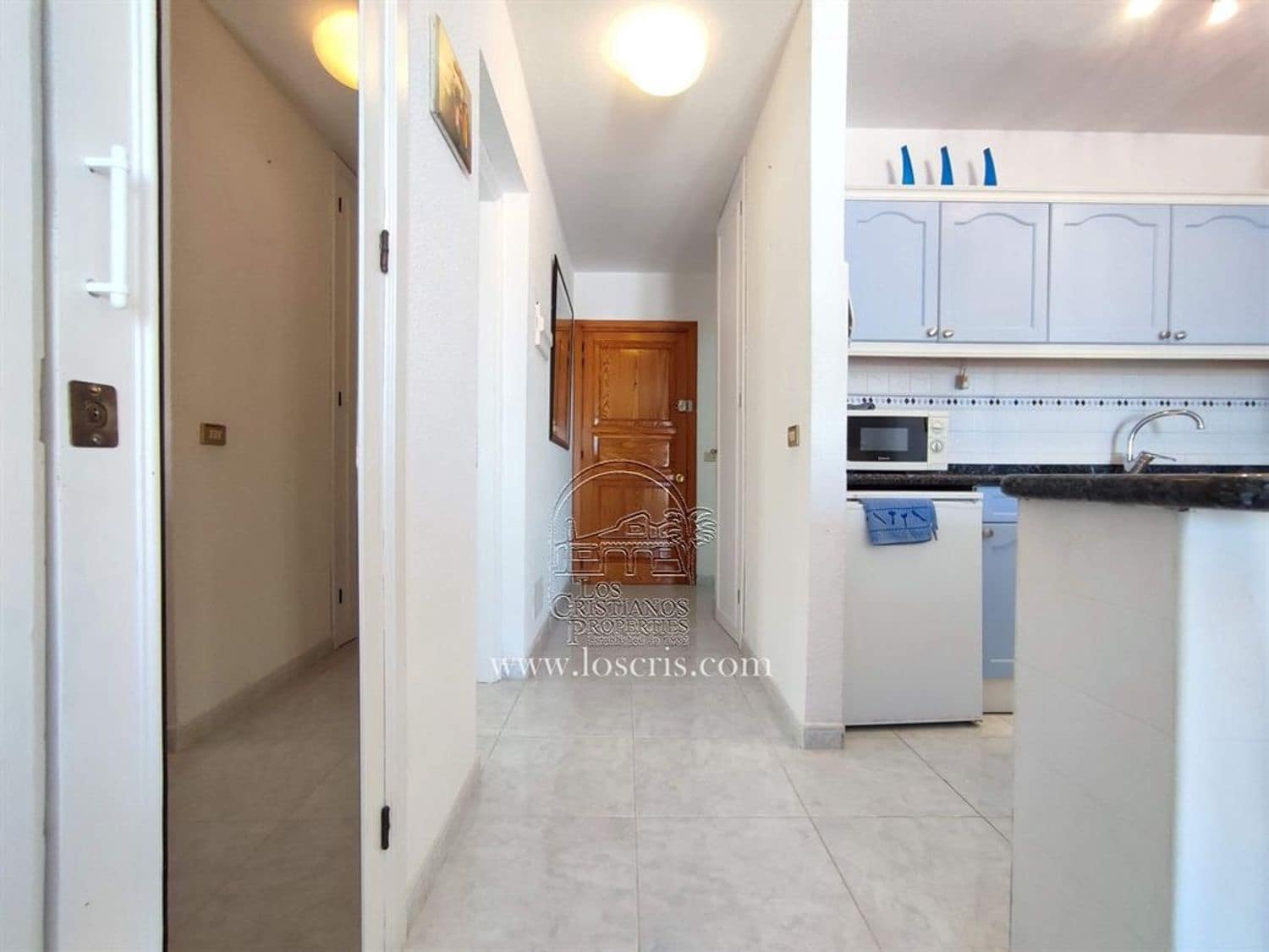2 bedroom Apartment for sale in Los Cristianos with pool garage - € 400,000 (Ref: 9483829)