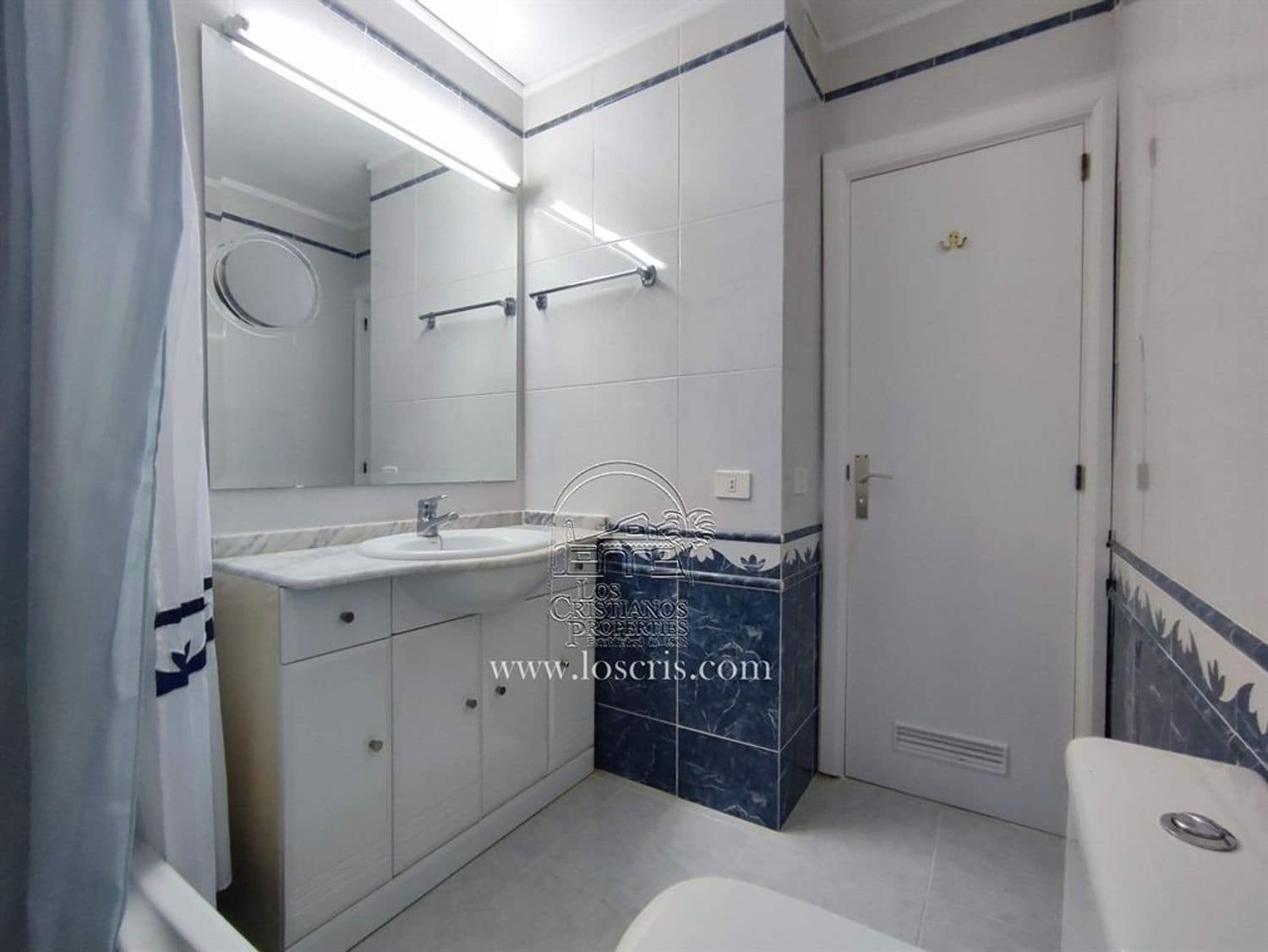 2 bedroom Apartment for sale in Los Cristianos with pool garage - € 400,000 (Ref: 9483829)