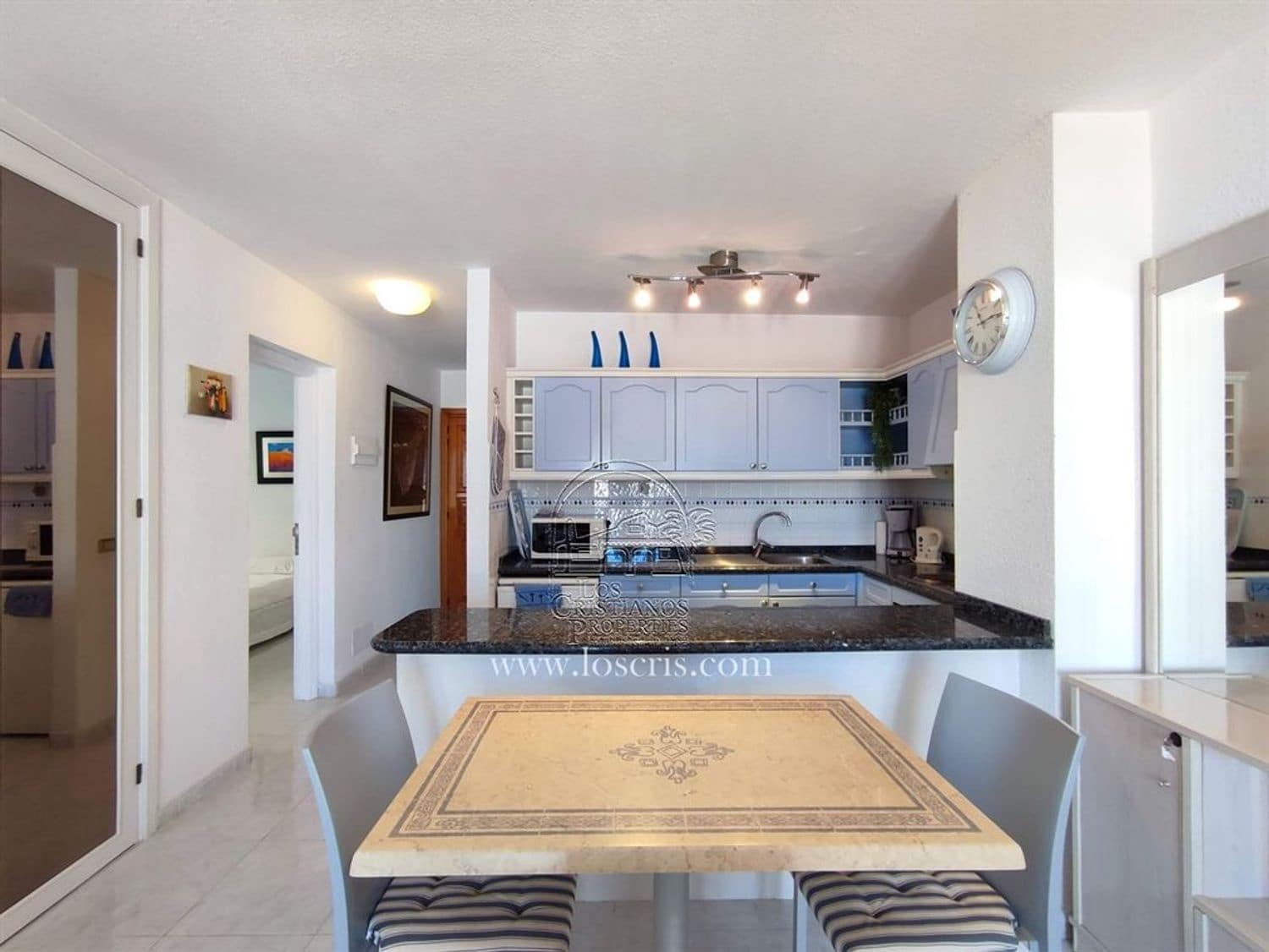 2 bedroom Apartment for sale in Los Cristianos with pool garage - € 400,000 (Ref: 9483829)